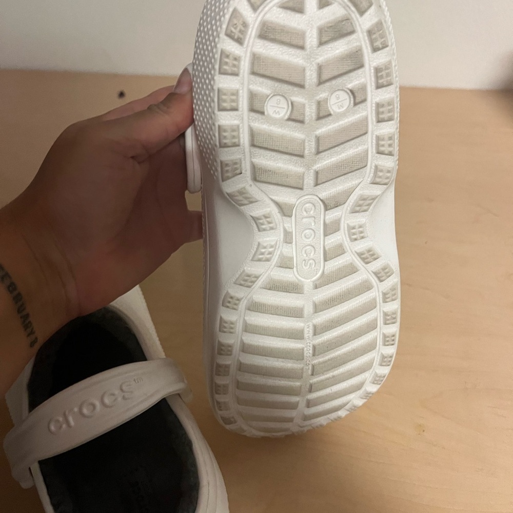 CROCS classic lined White Slippers with Gray Interior slip-on clog shoe 8 - Picture 4 of 8